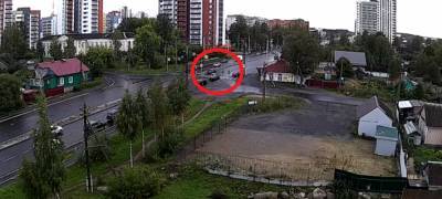 В Петрозаводске иномарка сбила двух пешеходов (ВИДЕО)