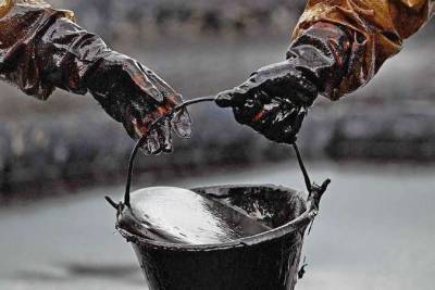 Саудовская Аравия снизила цены на нефть из-за проблем с восстановлением спроса