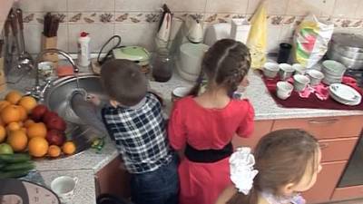 Безработные родители получат по 3 тысячи рублей на ребенка