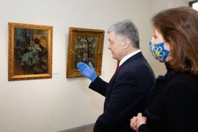 Украинский суд решил еще раз арестовать коллекцию картин Порошенко