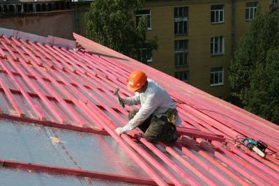 В Смоленске возбудили уголовное дело из-за несчастного случая на крыше дома