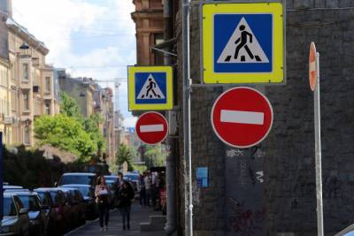 В Петербурге до конца октября завершат работы по обустройству новых пешеходных переходов
