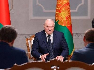 Лукашенко заявил, что уволил главу КГБ из-за задержания 33 россиян