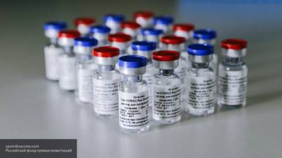 Минздрав РФ заявил о старте третьей фазы испытаний вакцины "Спутник V"