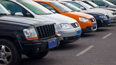 В Алматы приостановили SMS-оплату за парковку