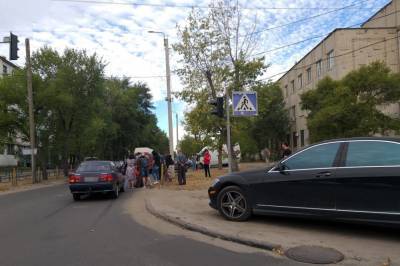 В Северодонецке автомобиль сбил девушку на пешеходном переходе