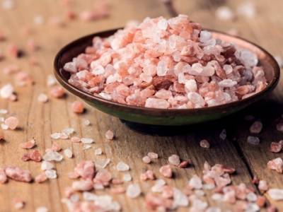 Эксперты назвали самые полезные виды соли