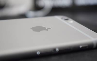 Apple представит новый iPhone не раньше октября, - Bloomberg