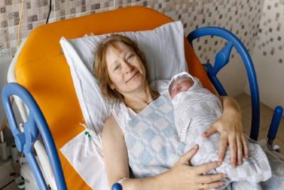 Петербурженка смогла родить четвертого ребенка в 51 год
