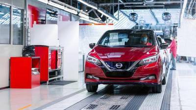 Nissan выпустила юбилейный электромобиль LEAF