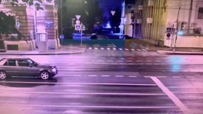 Авария на перекрестке Московского проспекта и Малой Митрофаньевской попала на видео