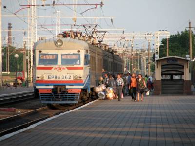 На Киевщине подростка ударило током на вокзале, фото: "ожоги тела до 60%"