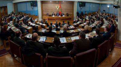 Черногорская оппозиция создает коалицию против коррупционного прозападного режима