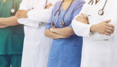 Кабмин увеличит доплаты врачам: на сколько вырастут зарплаты
