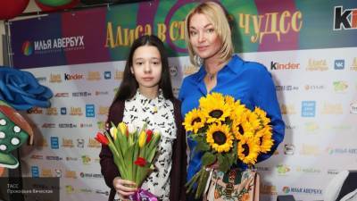 Дочь Волочковой хочет сбежать из России
