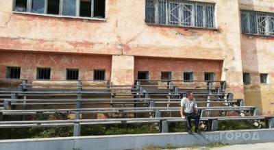 В Чебоксарах есть место, где время остановилось: советские остановки, архитектура и разрушающийся стадион