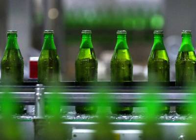 Минпромторг предлагает распространить маркировку на алкоголь, начав с пива – Мантуров