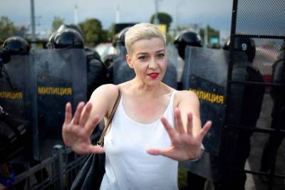 Белоруссия поместила под стражу оппозиционных лидеров Колесникову и Знака