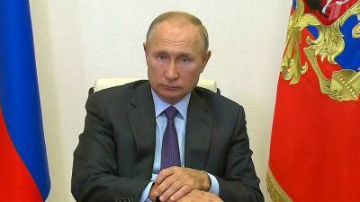 Владимир Путин в режиме видеоконференции провел совещание с членами правительства.