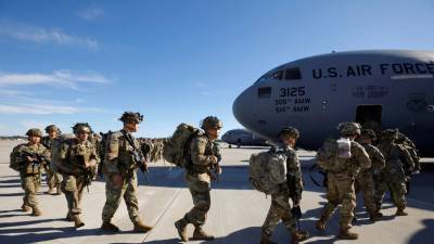 США продолжат консультировать иракских военных