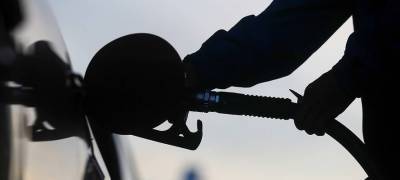 Как сэкономить на бензине, рассказали российские автомобилисты