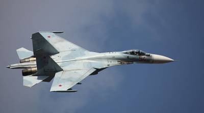 Российский истребитель Су-27 перехватил американский самолет-разведчик над Черным морем