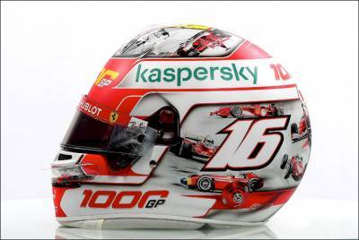 Новый шлем Леклера оформлен в честь 1000-й гонки Ferrari