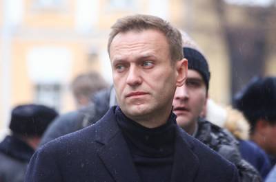 СМИ: в Берлине считают, что Навальный выжил благодаря пилотам самолета и омским врачам