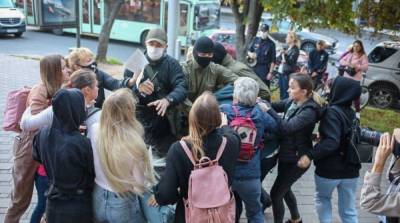 Белорусские силовики задержали участниц «женского» протеста в Минске