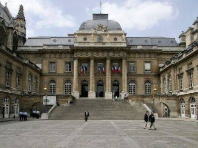 Мошенники, выдававшие себя за главу МИД Франции, приговорены к различным срокам лишения свободы