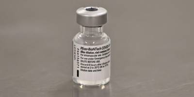 ВОЗ одобрила к использованию первую вакцину от коронавируса