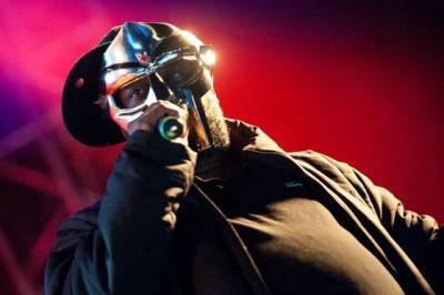 В Британии скончался рэпер MF Doom