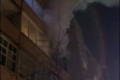 Балкон квартиры в Чите загорелся из-за петарды - очевидцы