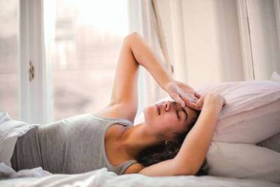 Стоматолог назвал неожиданную причину головной боли по утрам