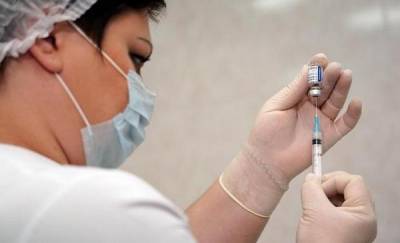 Маску следует носить и после вакцинации от коронавируса – эксперт