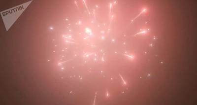 С Новым годом! Праздничные фейерверки в небе над Тбилиси - видео