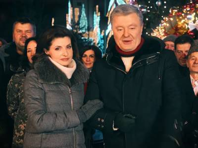 Два телеканала второй год подряд показали поздравление Порошенко вместо Зеленского