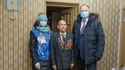 Вадим Супиков поздравил ветеранов войны с Новым годом
