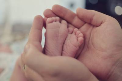 В первый день 2021 года в Астрахани родилось пять детей
