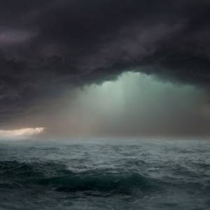 В Беринговом море зафиксирован мощнейший шторм: волны достигают 18 метров