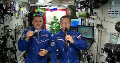 Космонавты с орбиты поздравили жителей Земли с Новым годом