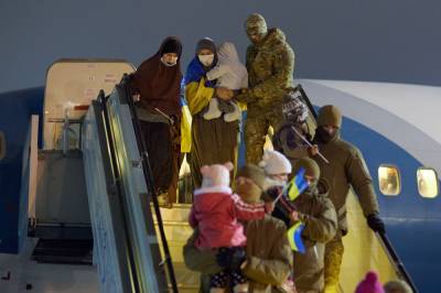 Из сирийского лагеря освободили двух гражданок Украины с детьми: Зеленский прокомментировал спецоперацию