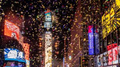 Страны мира отметили Новый год на фоне ограничений из-за COVID-19
