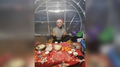 Супруги из Воронежа встретили Новый год в теплице