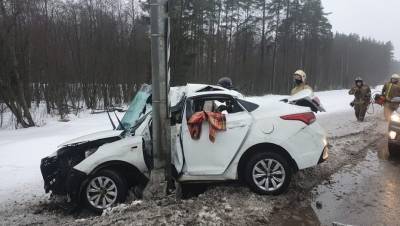 Hyundai столкнулся со столбом: в ДТП на "Сортавале" погиб один человек