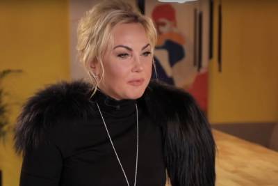 Самая богатая певица Украины Камалия поразила домашним видео на фоне огромной елки: "Только счастье..."