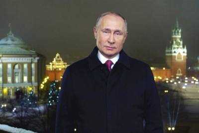 Телеканал «Каскад» объяснил обрезанное изображение новогоднего обращения Путина