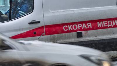 Машина сбила приехавшего на помощь пострадавшим в ДТП фельдшера в Подмосковье
