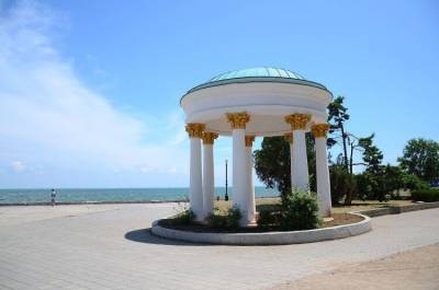 Крымский политик высмеял желание Зеленского о надписи на пляже Ялты