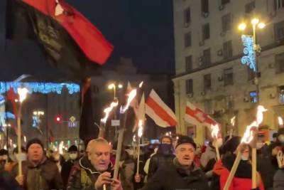 В Киеве прошло шествие в честь Бандеры: было много белорусских флагов